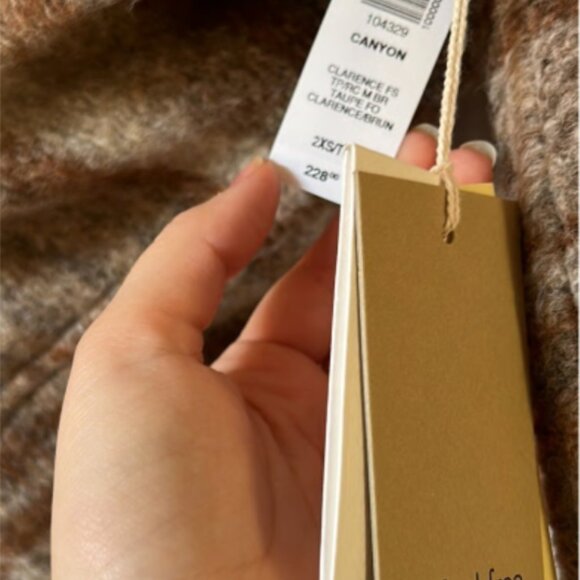 Aritzia Wilfred Free Jacket - Picture 3 of 3